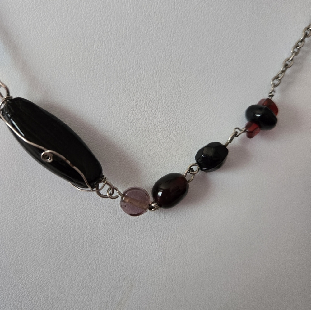 Stunning Vintage Garnet Colored Glass Wrapped Station Necklace - Picture 6 of 8